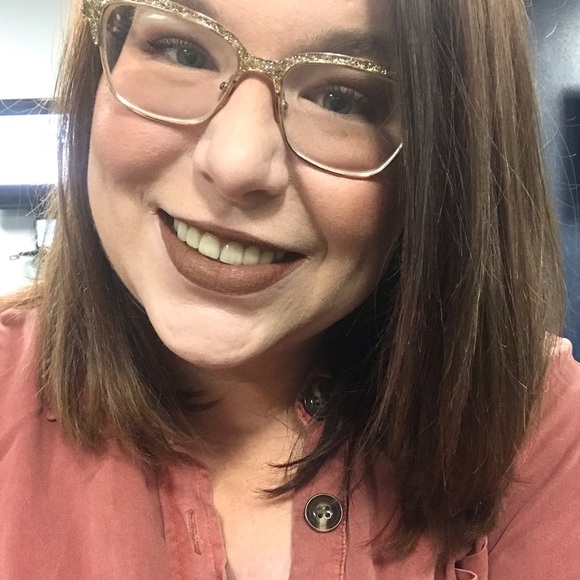 Meet your Posher, Kimberly - Picture 2 of 2